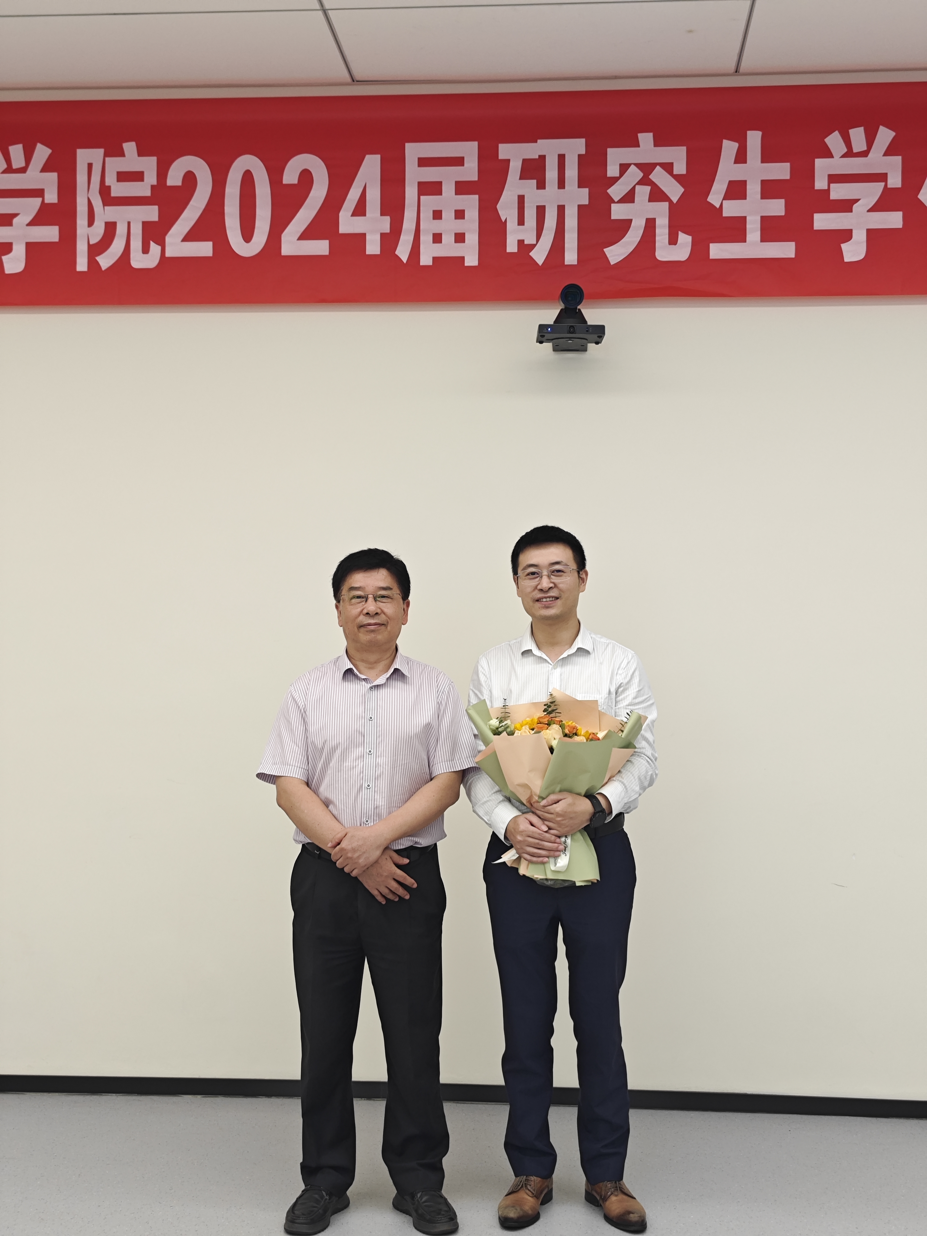 预祝2024毕业生前程似锦– 薄膜晶体管与先进显示重点实验室